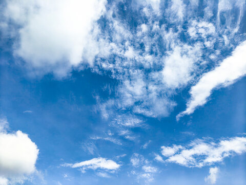 Beautiful sky dramatic clouds blue background toony clouds realistic monsoon cloudy background