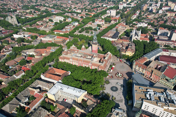 Obraz premium Birds eye view of Subotica City Hall on sunny summer day. Serbia.