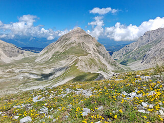 Fototapeta premium Wonderful panorama from the peak of Pizzo Cefalone in Abruzzo, Italy
