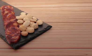 almendras embutido salchichon grasa animal 
