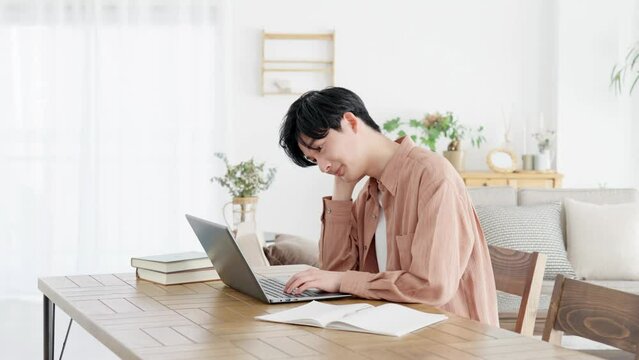 トラブルに悩む男性