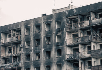 Fototapeta premium destroyed houses in a city lost in the war in Ukraine
