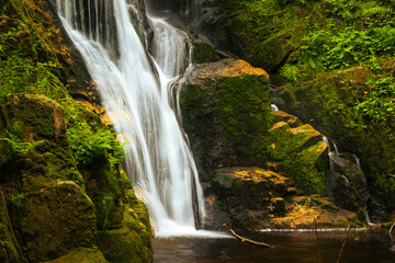 Wodospad Kamieńczyka w Karkonoskim Parku Narodowym - Szklarska Poręba. Najwyższy wodospad po polskiej stronie Karkonoszy © krzys ser