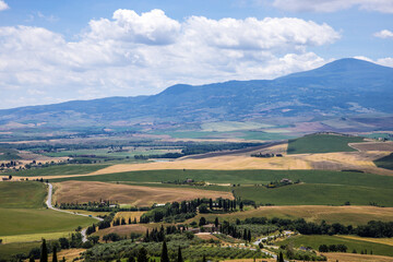 Toskański krajobraz w letni pogodny dzień © arekzet62