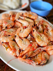 Several boiled shrimp Served in a plate
