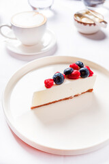 summer cheesecake with fresh berries
