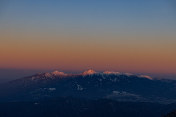 金峰山より朝焼けの八ヶ岳