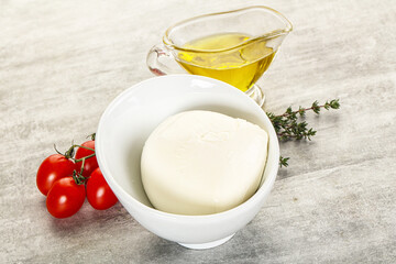 Round Mozzarella young cheese ball