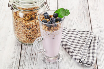 Granola with blueberry and yoghurt