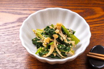 ほうれん草とエノキの胡麻和え