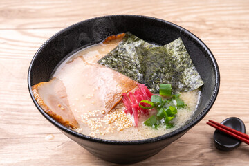 豚骨ラーメン