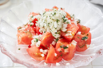 トマトと玉ねぎの和風サラダ