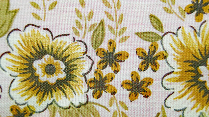 Estampados y bordados de colores en telas y tejidos