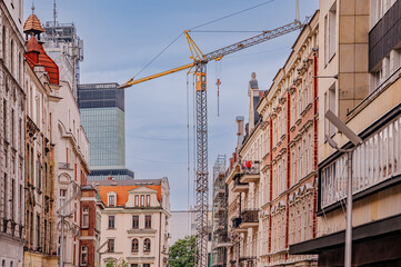 Budowa nowoczesnego budynku © rozentuzjazmowany