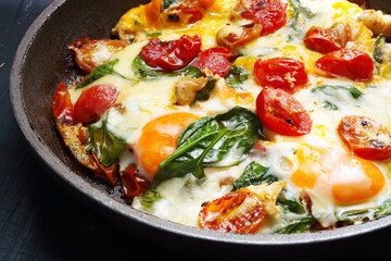 healthy breakfast skillet eggs
