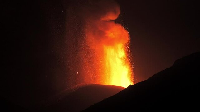Vulcano Etna, eruzione 7 luglio 2024