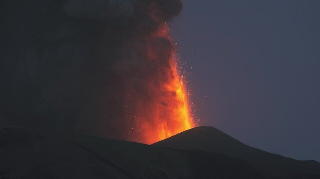 Vulcano Etna, eruzione 7 luglio 2024