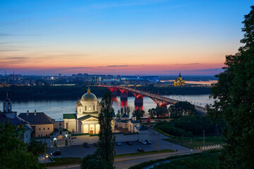 Obraz premium Evening view of Annunciation Monastery, Kanavinsky Bridge and Alexander Nevsky Cathedrall, Nizhny Novgorod, Russia