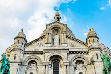 Naklejka premium Sacre-Coeur Basilica in Montmartre, Paris, France