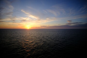 Obraz premium sunset over the sea