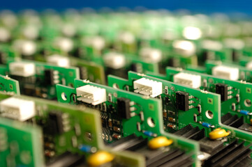 Obraz premium group of electronic circuits in a factory