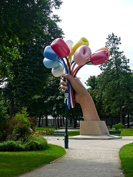 Paris, June 2024 - Jeff Koons&rsquo;s Bouquet of Tulips was offered to the City of Paris in support from the American people to the Parisians and French people.
