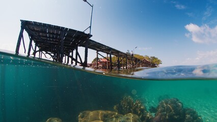 Obraz premium Old wooden pier splitted shot