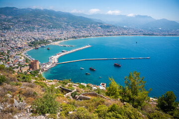 Obraz premium Panoramic view of the harbor of Alanya on a beautiful summer day, Turkey 