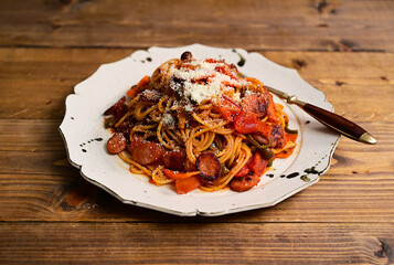 トマトを入れたナポリタン