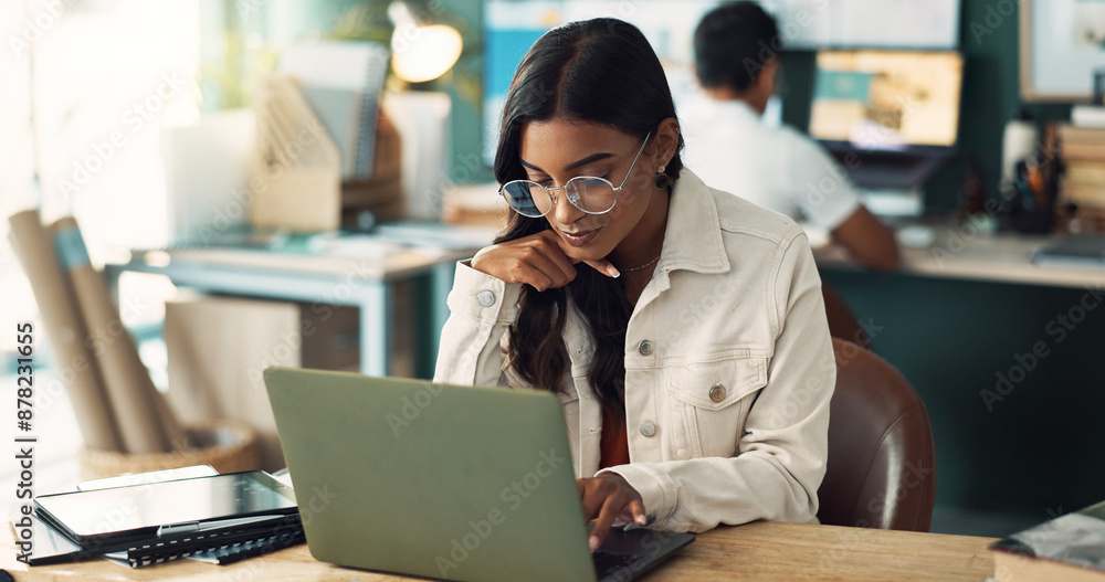 Aufkleber office, work and woman with laptop in thinking for research idea, brainstorming and information. web