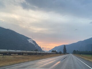 Fototapeta premium Train and Mountains 