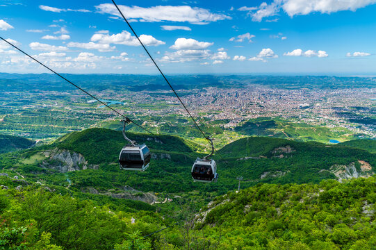 Tirana (Albania): Vuelos de ida y vuelta + 5 noches en hotel 4* por 187€