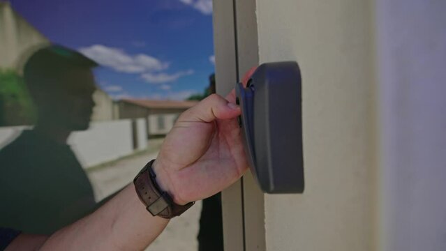Unlocking Lockbox for Airbnb Key