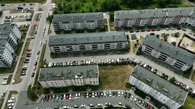 Osiedle mieszkaniowe, piękne kolorowe widziane z g&oacute;ry, z lotu ptaka, Jelcz-Laskowice.