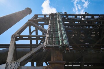 Altes industrielles Gebäude im Landschaftspark Duisburg Nord, Vintage, LaPaDu, Ruhrgebiet, Deutschland