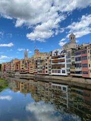 Fototapeta premium Girona's colorful buildings