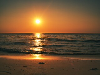 Sonnenuntergang an der niederländischen Nordsee