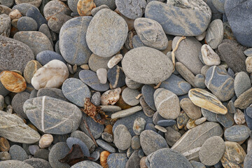 Pebble patterns by the shore