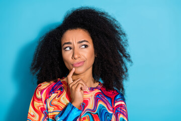 Photo portrait of beautiful curly hair woman touch chin wearing trendy sweatshirt doubts about it...