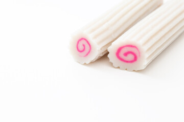 白背景に鳴門巻き