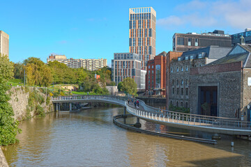 Obraz premium alter Kanal in der Innenstadt von Bristol
