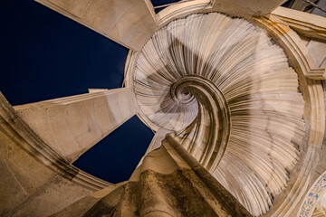 kunstvoll gestaltete Wendeltreppe