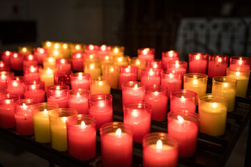 Kerzen in der Kirche