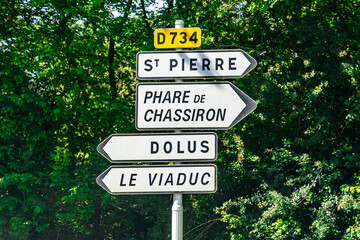 St Pierre, Phare de Chassiron, Dolus, Le Viaduc and D734 road sign