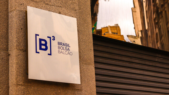 Fachada e letreiro da bolsa de valores brasileira B3 bolsa brasil balc&atilde;o. Foto feita em S&atilde;o Paulo, SP, Brasil em 06 Julho 2024