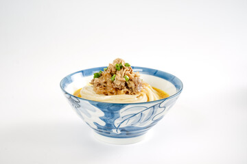 Seafood Udon Noodles，beef Udon，curry Udon， Japanese cuisine: cold shabu-shabu udon