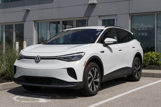 Volkswagen ID.4 Pro display. Volkswagen offers the ID.4 with an 82 kWh Battery Pack. MY:2023