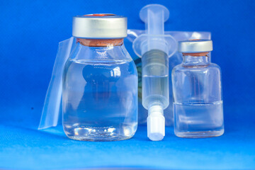 Glass ampoules for syringes and infusion with medication