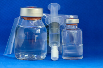 Glass ampoules for syringes and infusion with medication