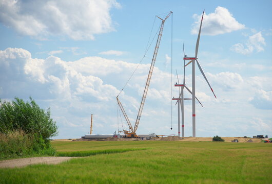 Aufbau neuer Windr&auml;der